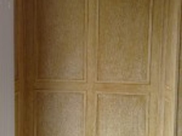 Wood graining on crosta panels